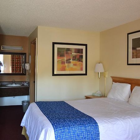 Travelodge By Wyndham Sea-Tac Airport North Tukwila Bagian luar foto