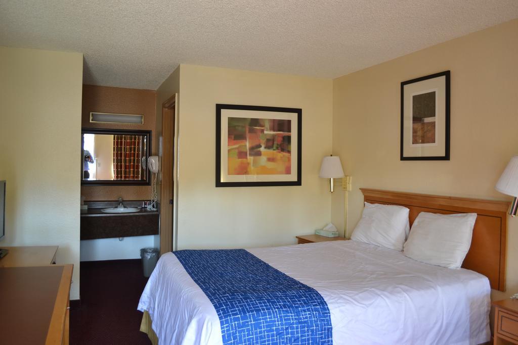 Travelodge By Wyndham Sea-Tac Airport North Tukwila Bagian luar foto