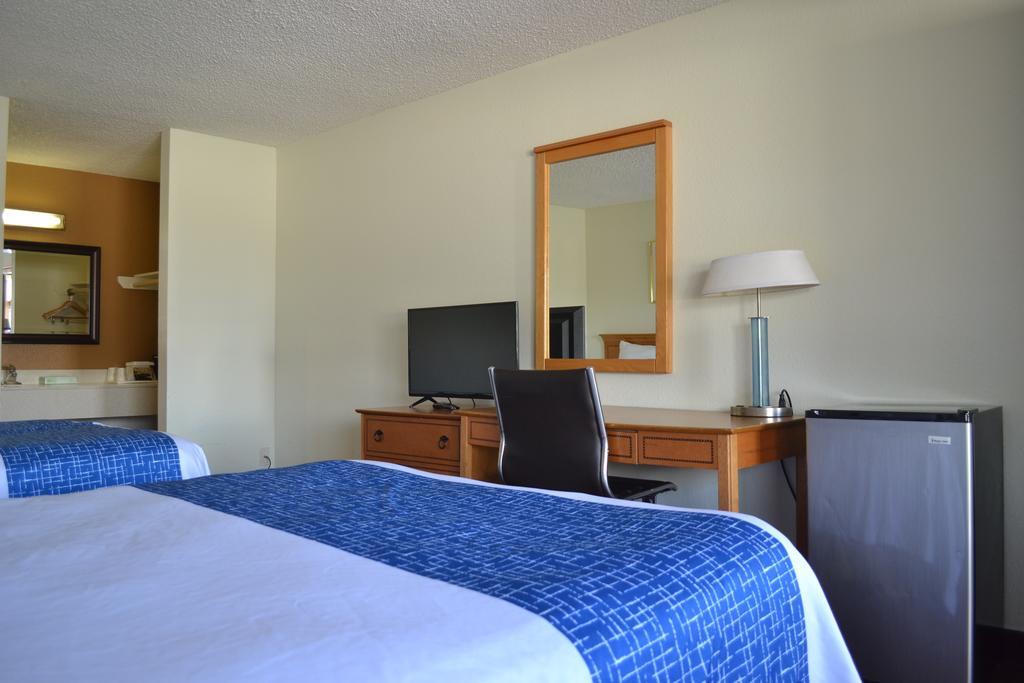 Travelodge By Wyndham Sea-Tac Airport North Tukwila Bagian luar foto