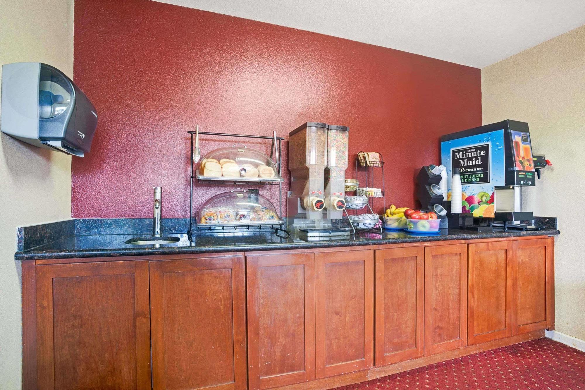 Travelodge By Wyndham Sea-Tac Airport North Tukwila Bagian luar foto